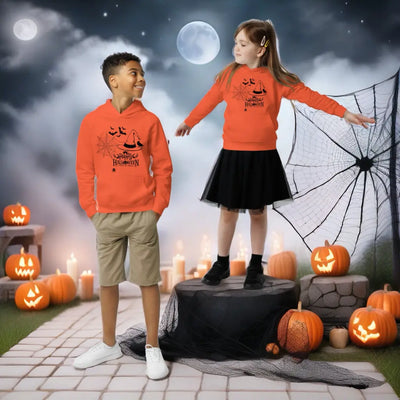Oranger Kinder-Halloween-Hoodie mit Hexenhut & Spinnennetz Attentive & Balanced